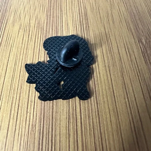 Stranger Things Enamel Pin - Dustin - Picture 2 of 2